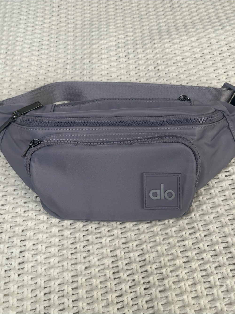 ALO Yoga Explorer Fanny Pack Gray Waist Pack Sling Bag NWOT
